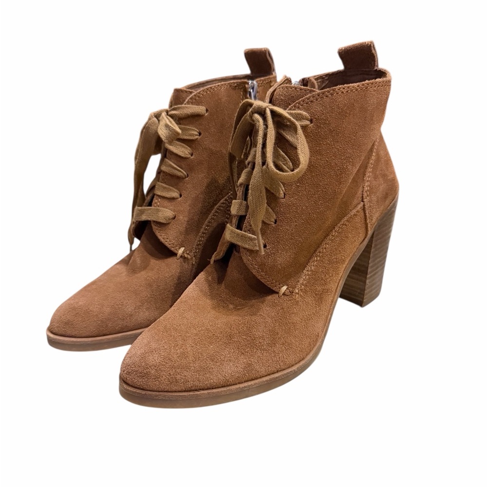 Dolce Vita Heel Lace Up Camel Suede‎ Ankle Boots with side zipper.